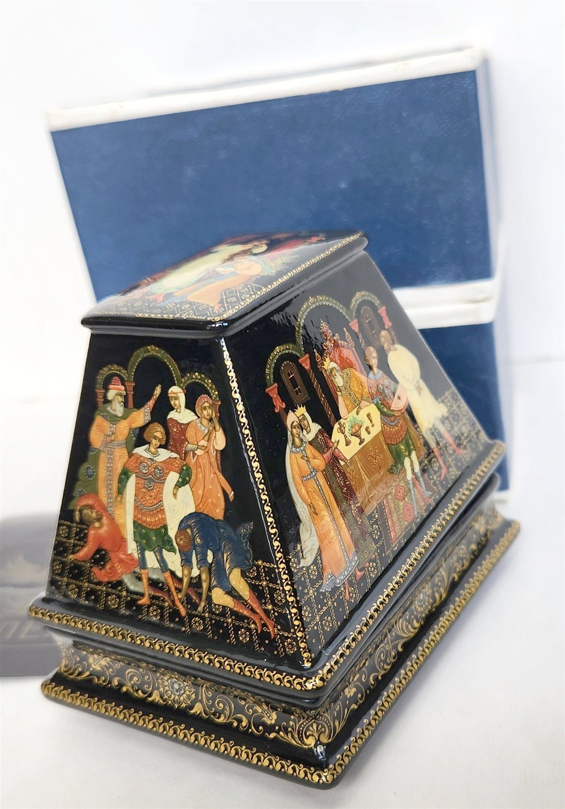 RUSSIAN PALEKH SCHOOL 1980s PAINTED on FIVE SIDES LACQUER BOX vintage ALENUSHKA