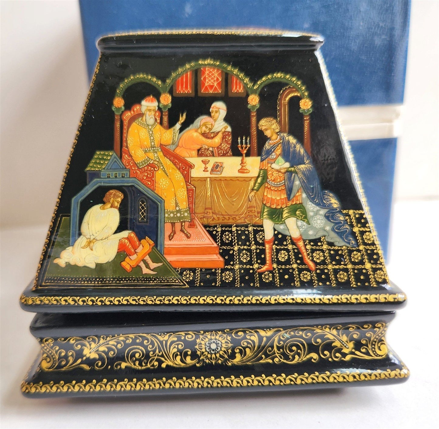 RUSSIAN PALEKH SCHOOL 1980s PAINTED on FIVE SIDES LACQUER BOX vintage ALENUSHKA