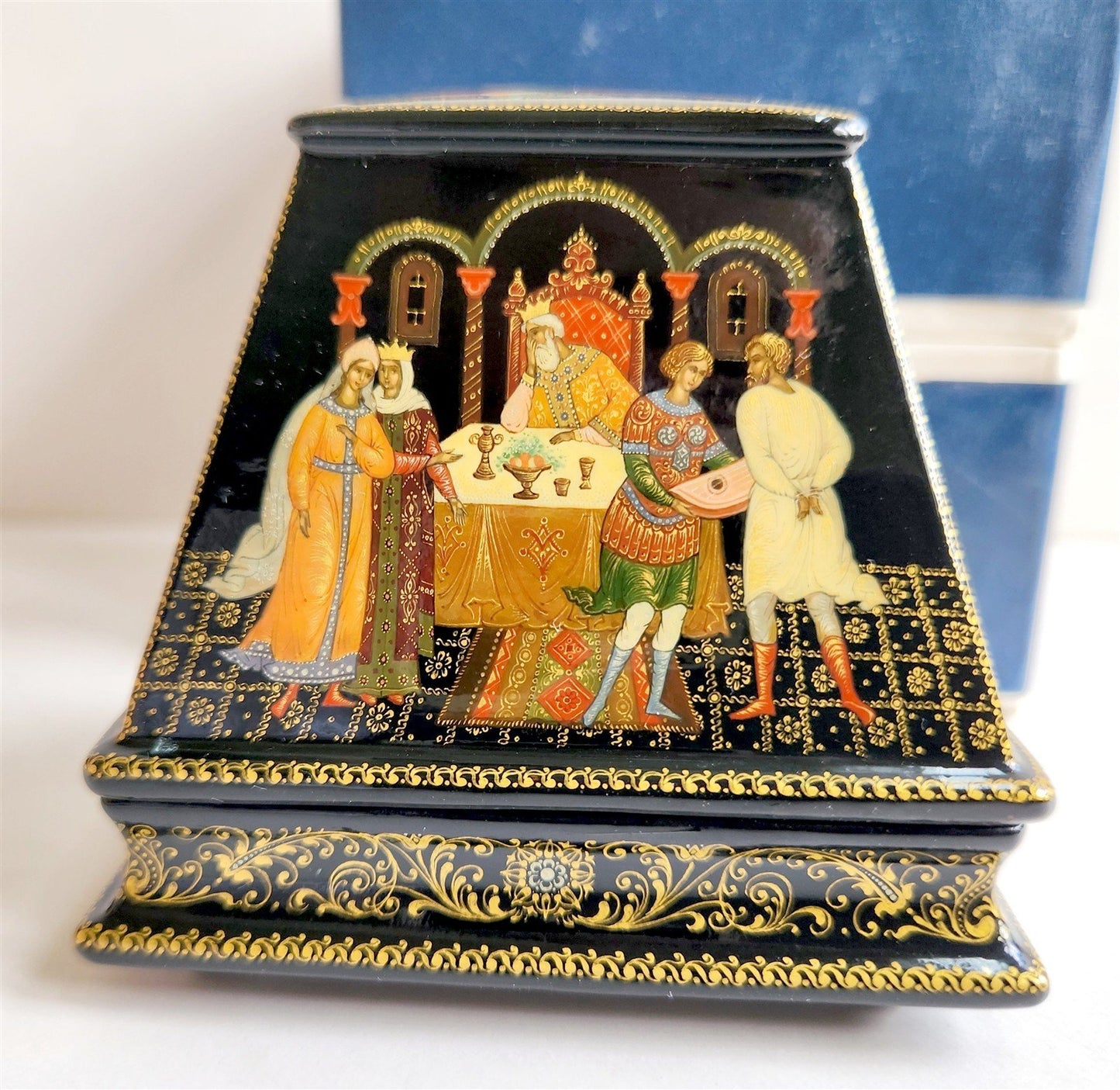 RUSSIAN PALEKH SCHOOL 1980s PAINTED on FIVE SIDES LACQUER BOX vintage ALENUSHKA