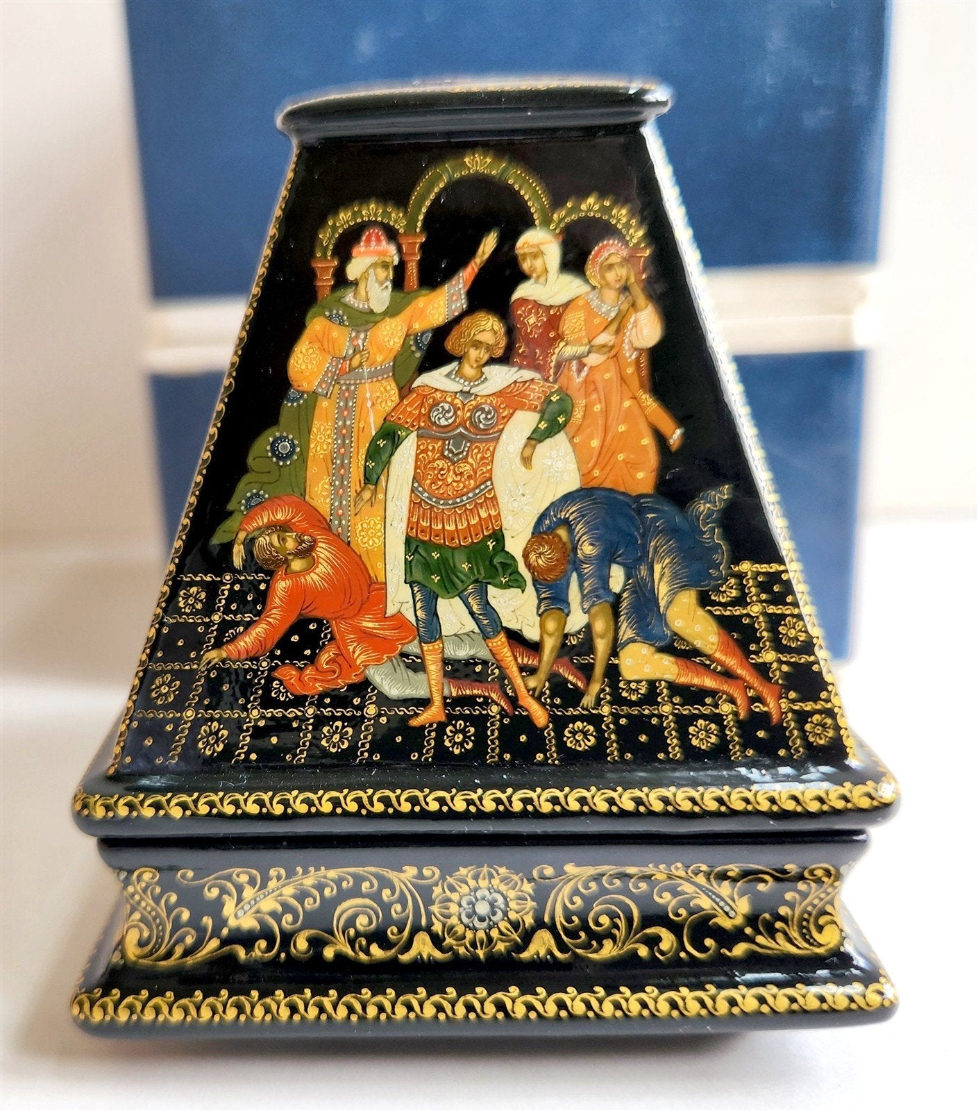 RUSSIAN PALEKH SCHOOL 1980s PAINTED on FIVE SIDES LACQUER BOX vintage ALENUSHKA
