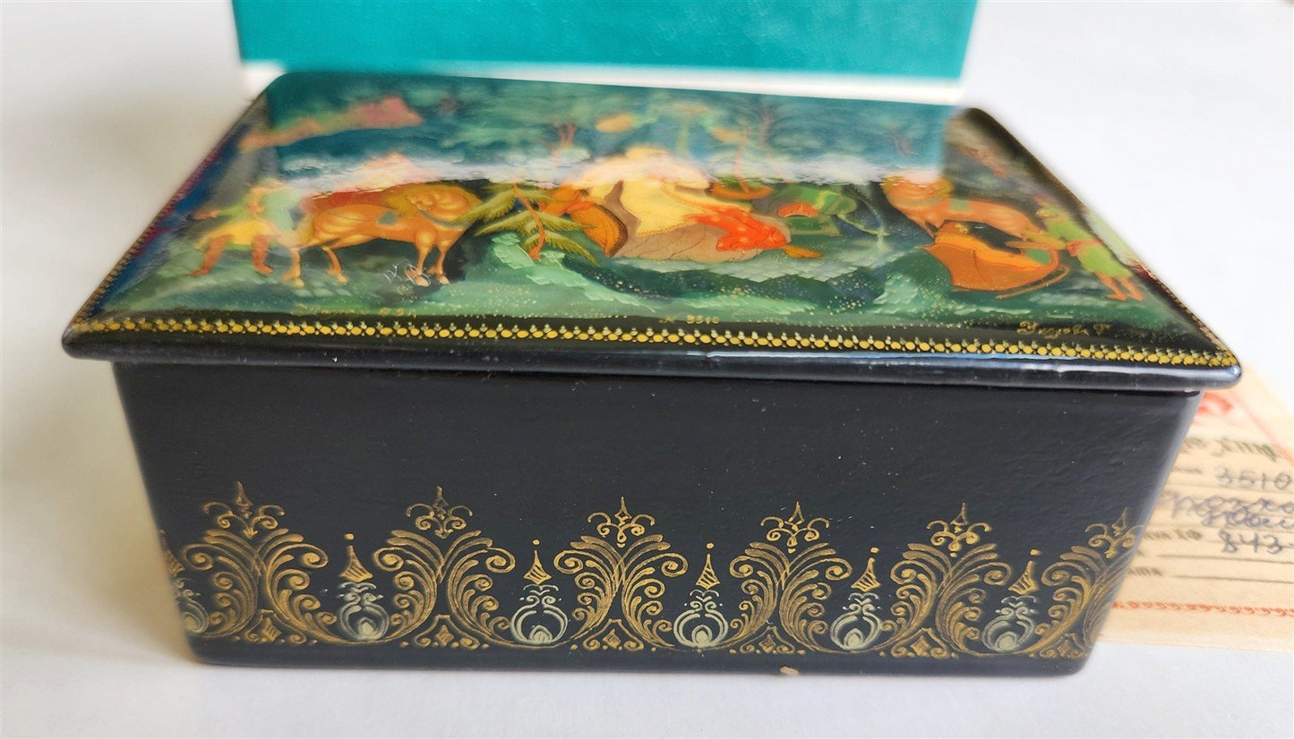 RUSSIAN PALEKH SCHOOL 1985 PAINTED SIGNED LACQUER BOX vintage GRANDFATHER FROST