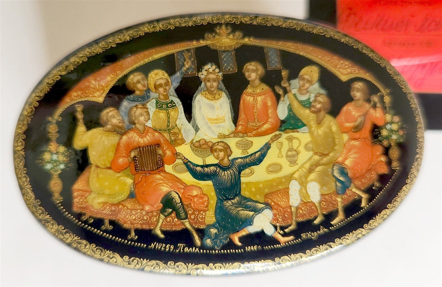 RUSSIAN PALEKH SCHOOL 1986 ALL SIDES PAINTED SIGNED LACQUER BOX vintage WEDDING