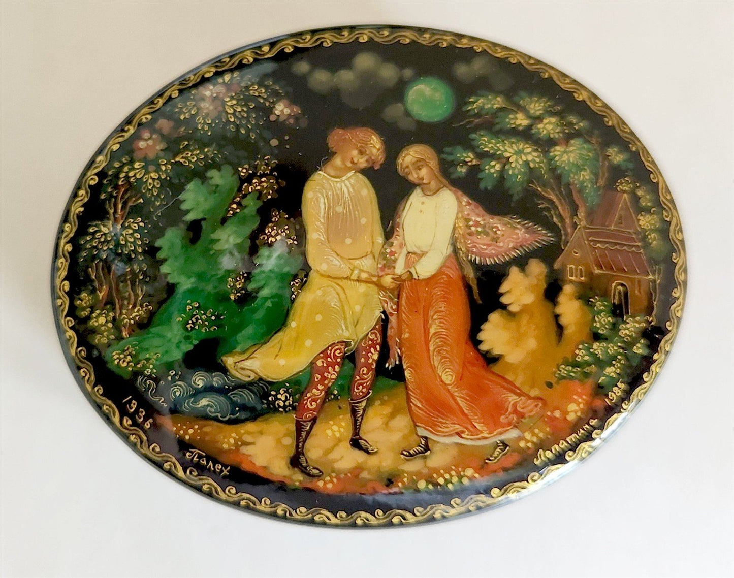 RUSSIAN PALEKH SCHOOL 1985 HAND PAINTED SIGNED LACQUER BOX vintage THE DATE
