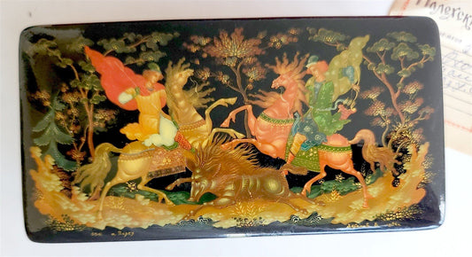 RUSSIAN PALEKH SCHOOL 1984 HAND PAINTED SIGNED LACQUER BOX vintage BOAR HUNTING