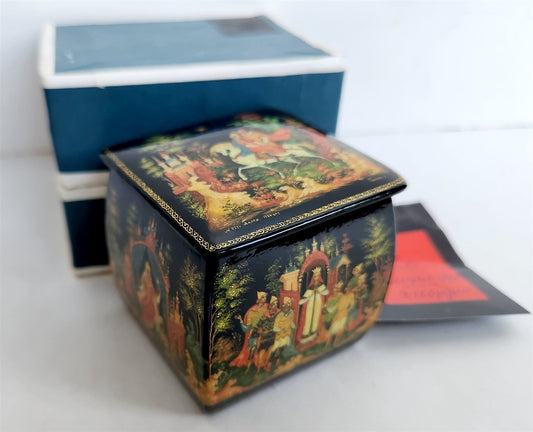 RUSSIAN PALEKH SCHOOL 5 SIDES PAINTED LACQUER BOX vintage SLEEPING PRINCESS