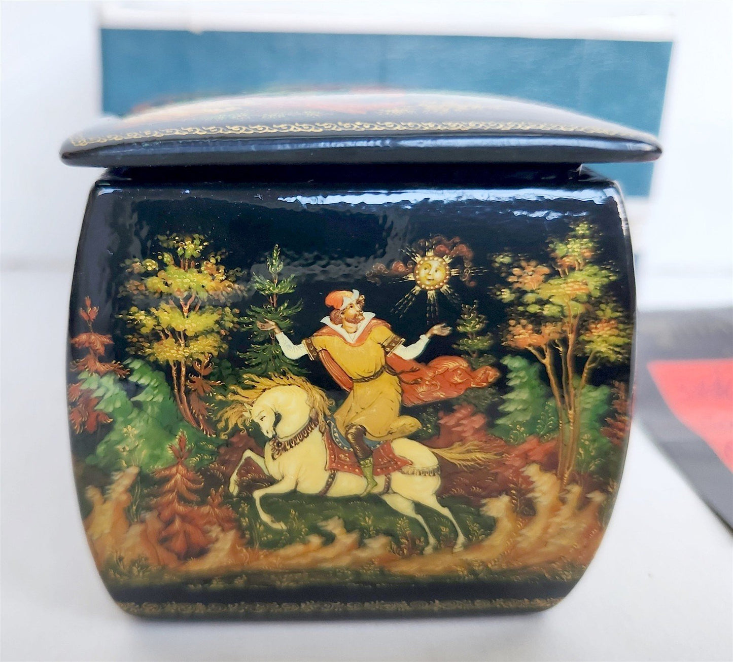 RUSSIAN PALEKH SCHOOL 5 SIDES PAINTED LACQUER BOX vintage SLEEPING PRINCESS