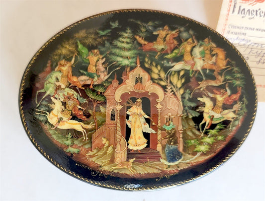 RUSSIAN PALEKH SCHOOL 1984 HAND PAINTED LACQUER BOX vintage DEAD PRINCESS