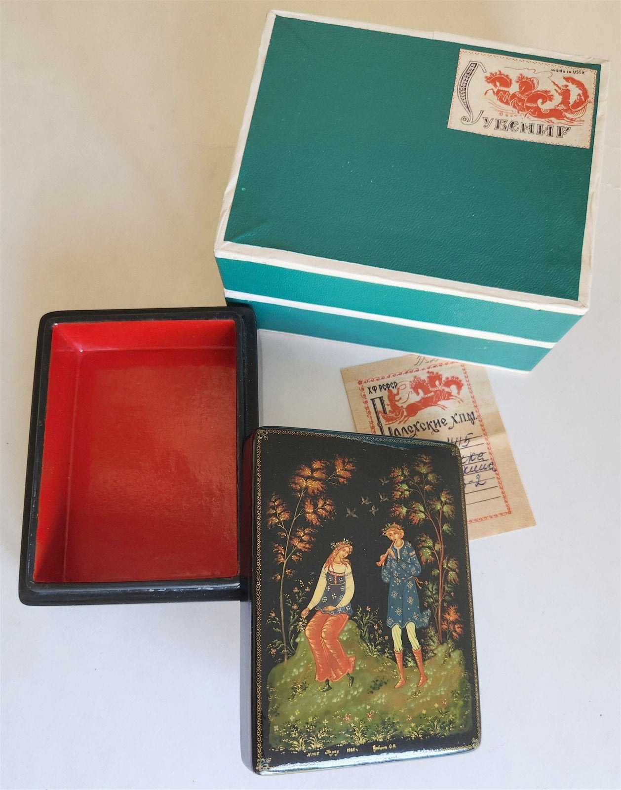 RUSSIAN PALEKH SCHOOL 1985 HAND PAINTED LACQUER BOX vintage SNOW MAIDEN