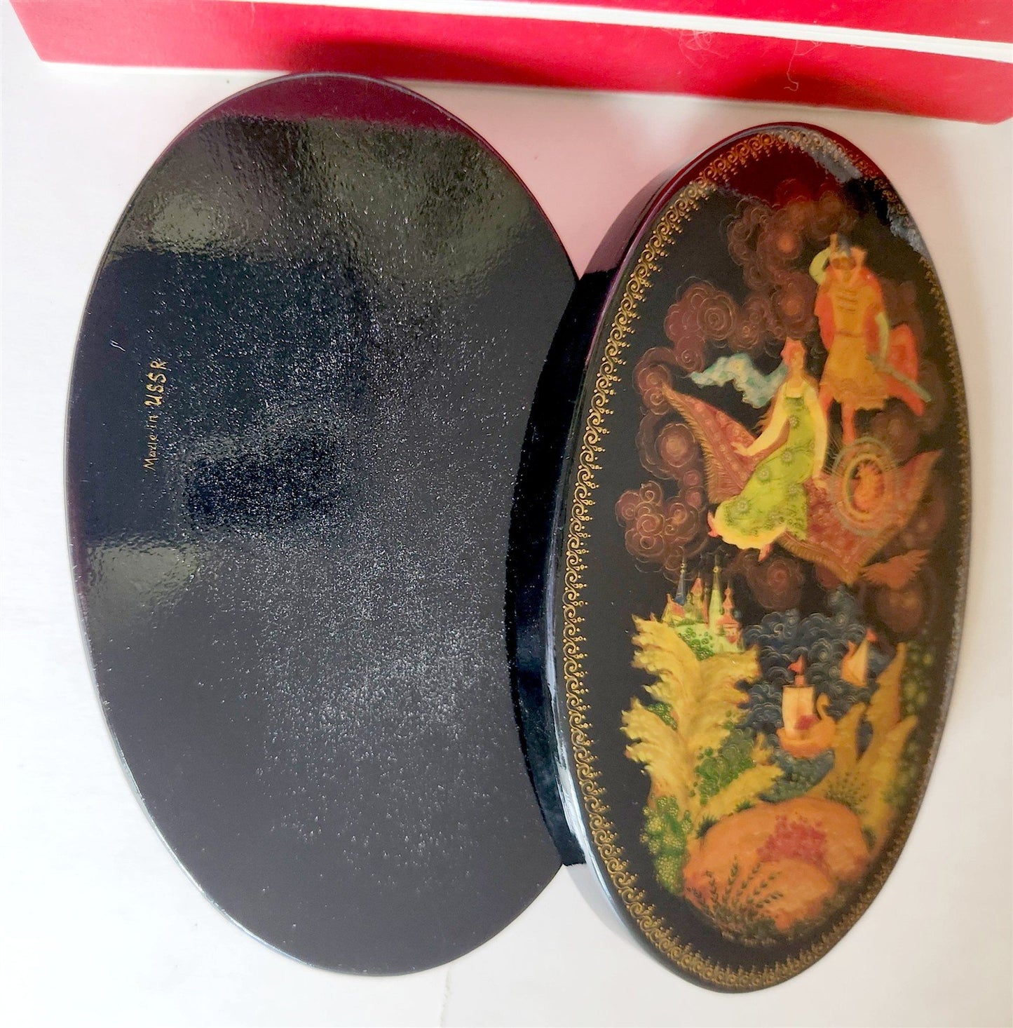 RUSSIAN PALEKH SCHOOL 1984 HAND PAINTED AMAZING LACQUER BOX vintage MAGIC CARPET