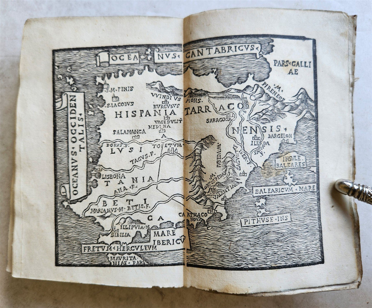 1562 CAESAR Caius Julius ILLUSTRATED Commentarii in ITALIAN antique VELLUM BOUND