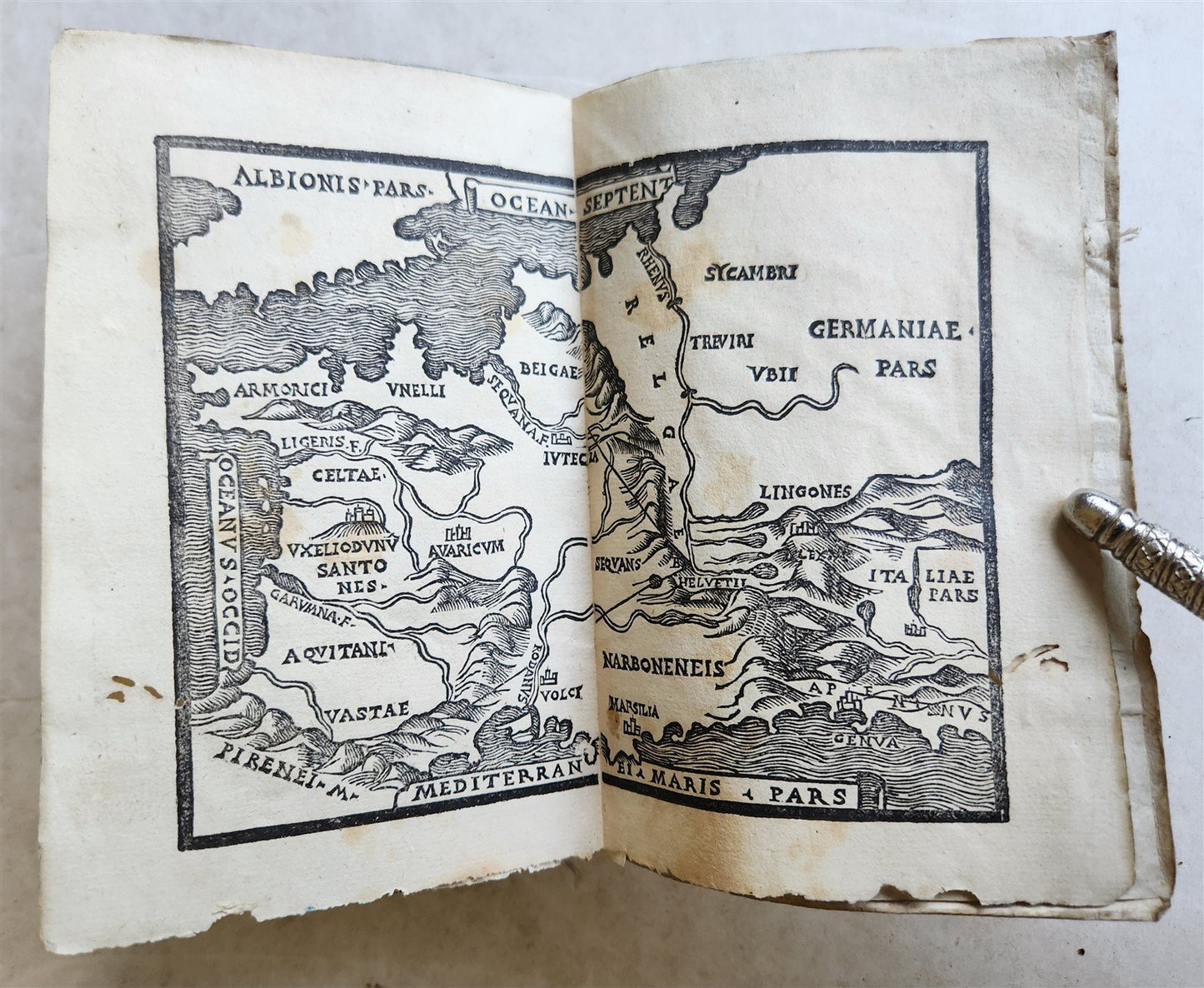 1562 CAESAR Caius Julius ILLUSTRATED Commentarii in ITALIAN antique VELLUM BOUND