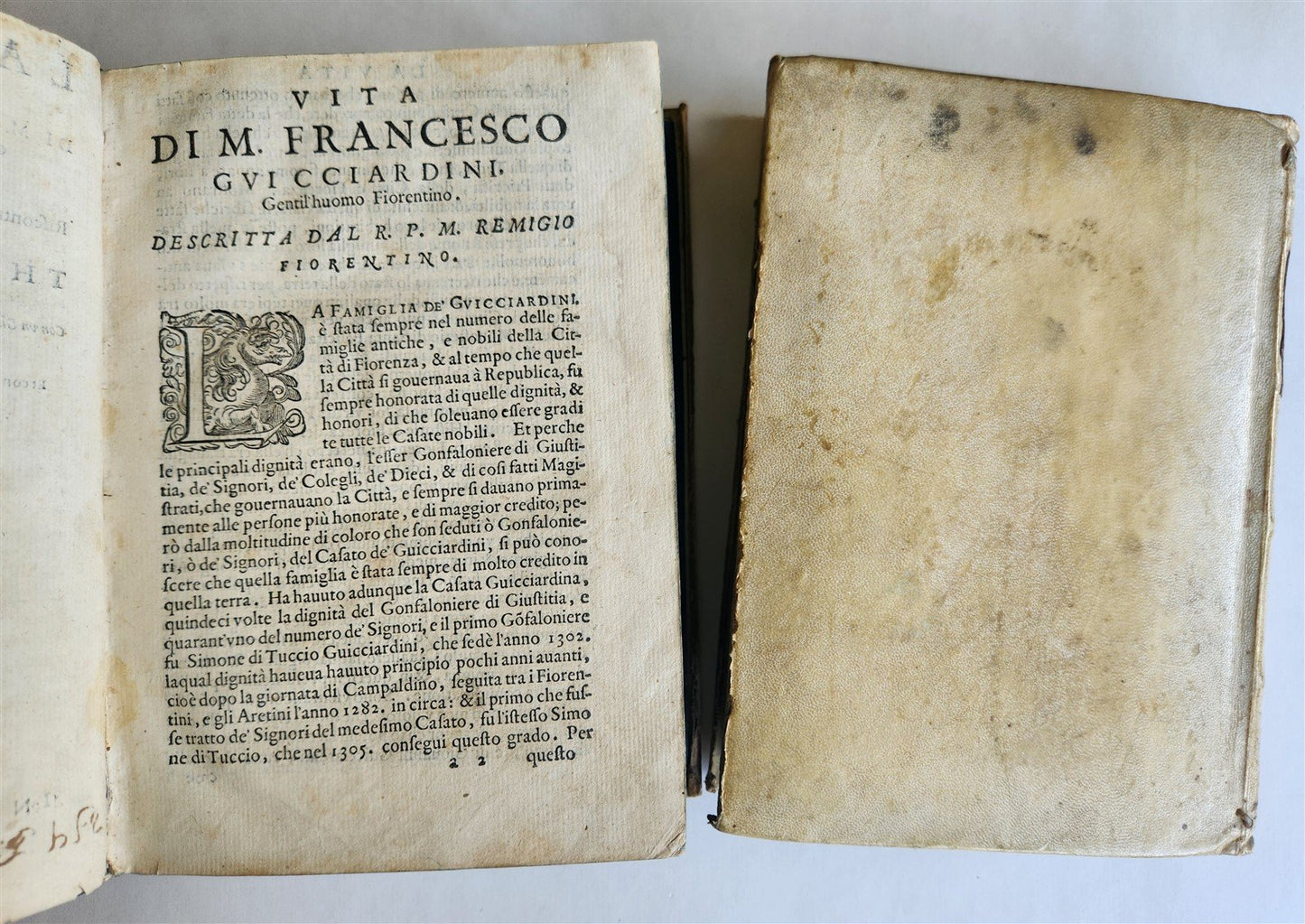 1564-1590 DEL' HISTORIA D'ITALIA by Francesco Guicciardini antique 2 vellum VOLS