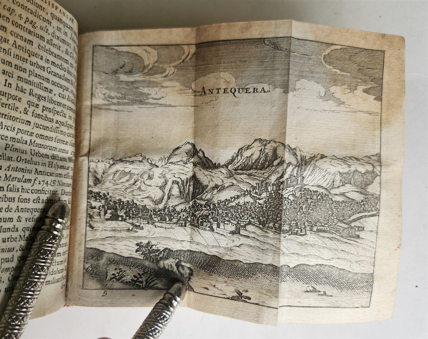 1656 HISPANIAE et LUSITANIAE antique ILLUSTRATED w/ MAPS vellum binding w/clasps
