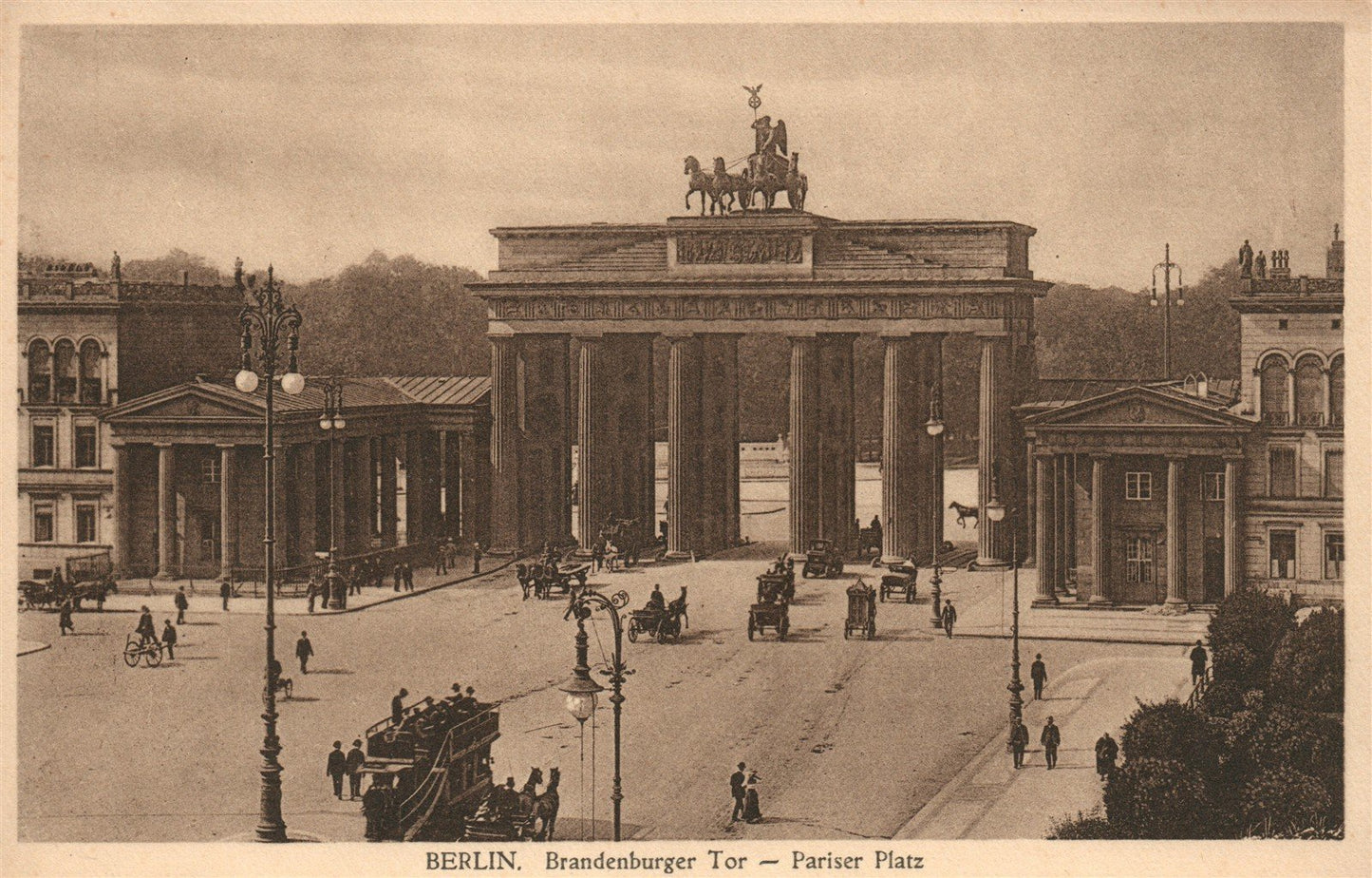 GERMANY BERLIN BRANDENBURGER TOR PARISER PLATZ ANTIQUE POSTCARD