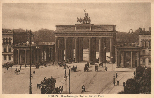 GERMANY BERLIN BRANDENBURGER TOR PARISER PLATZ ANTIQUE POSTCARD