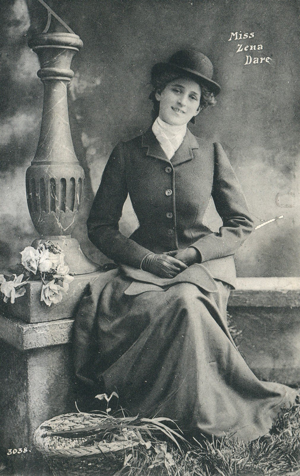 MISS ZENA DARE ACTRESS BELGIAN CHOCOLATE ADVERTISING ANTIQUE POSTCARD