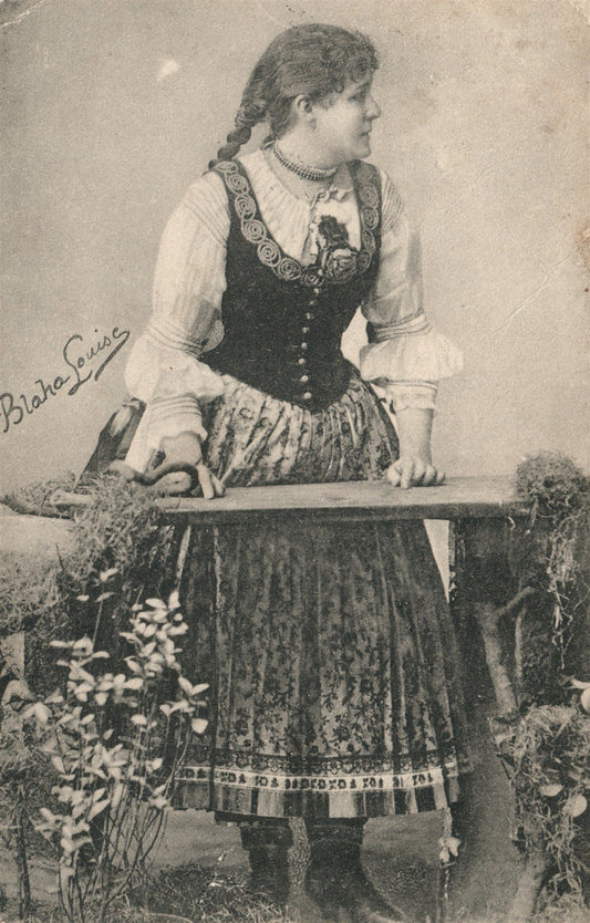 HUNGARIAN THEATRE ACTRESS BLAHA LOUISE ANTIQUE POSTCARD