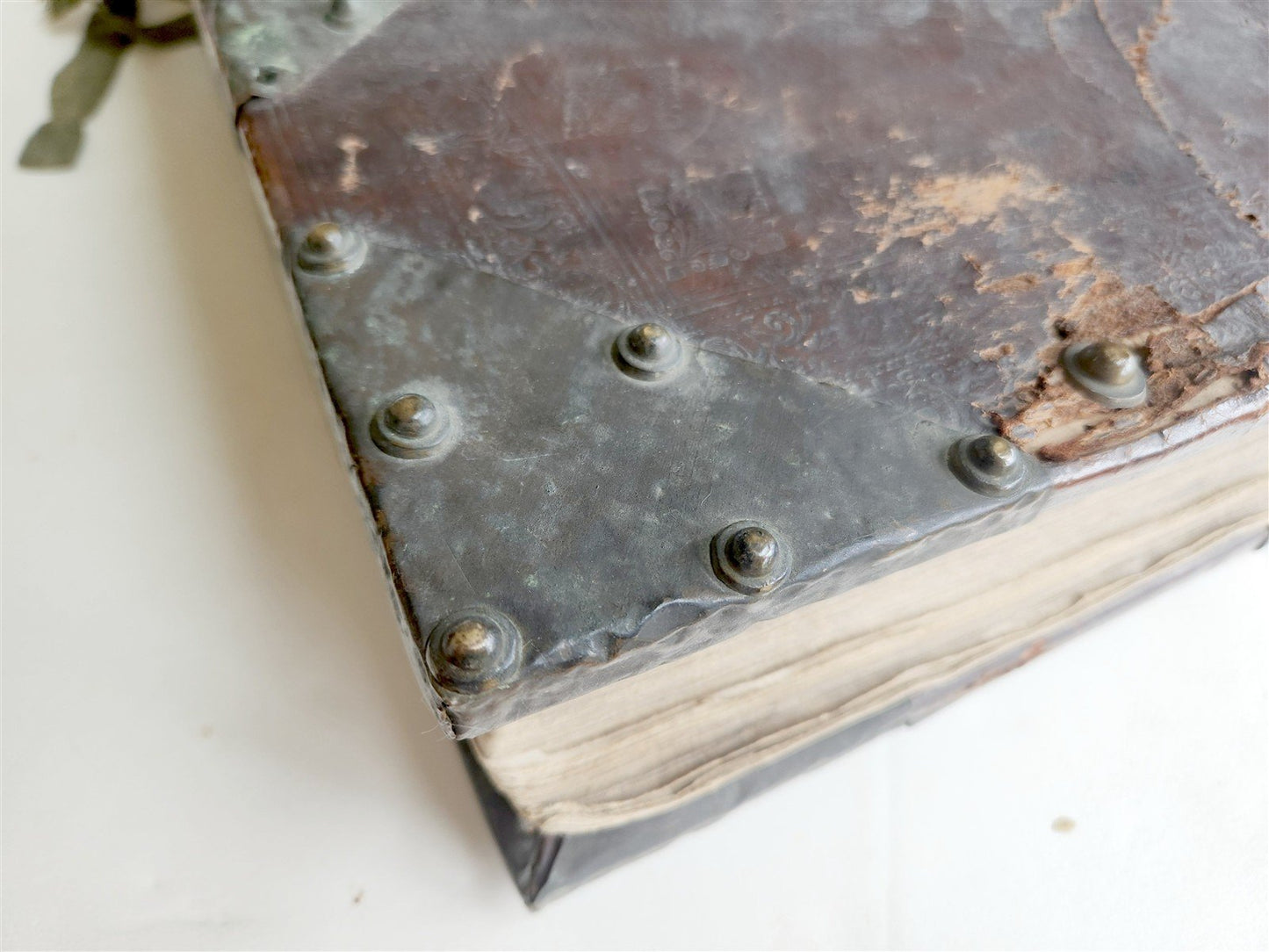 1737 MONUMENTAL Psalterium Romanum antique MASSIVE FOLIO w/ METAL DECORATIONS