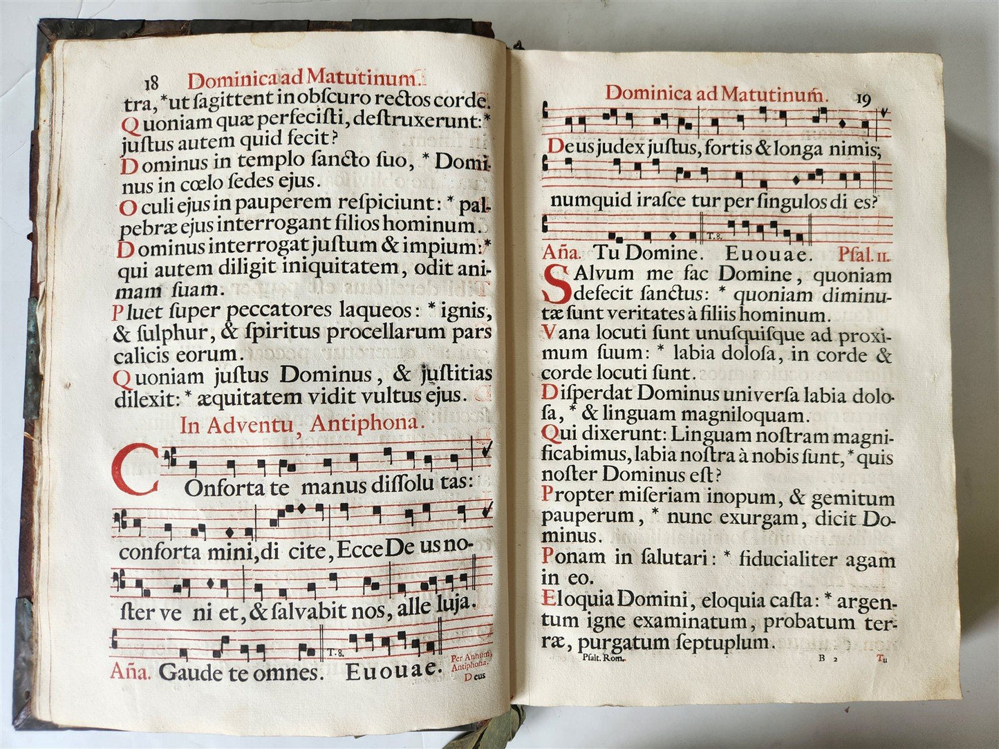 1737 MONUMENTAL Psalterium Romanum antique MASSIVE FOLIO w/ METAL DECORATIONS