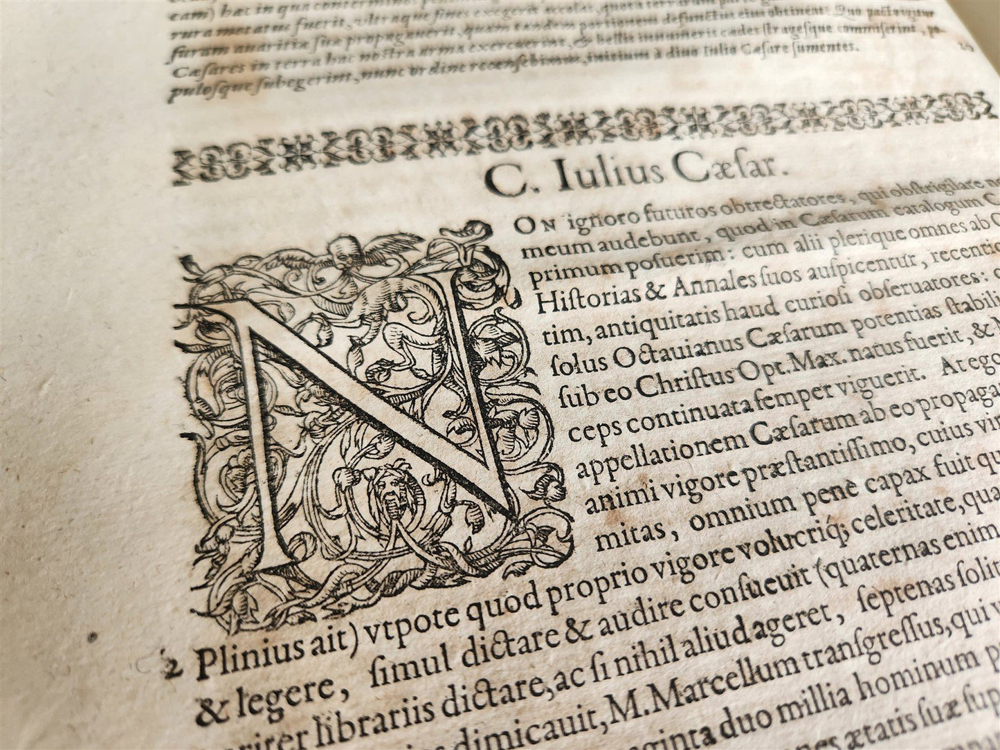 1601 ROMAN HISTORY by Johannes Cuspinianus antique FOLIO w/ GILT COAT of ARMS