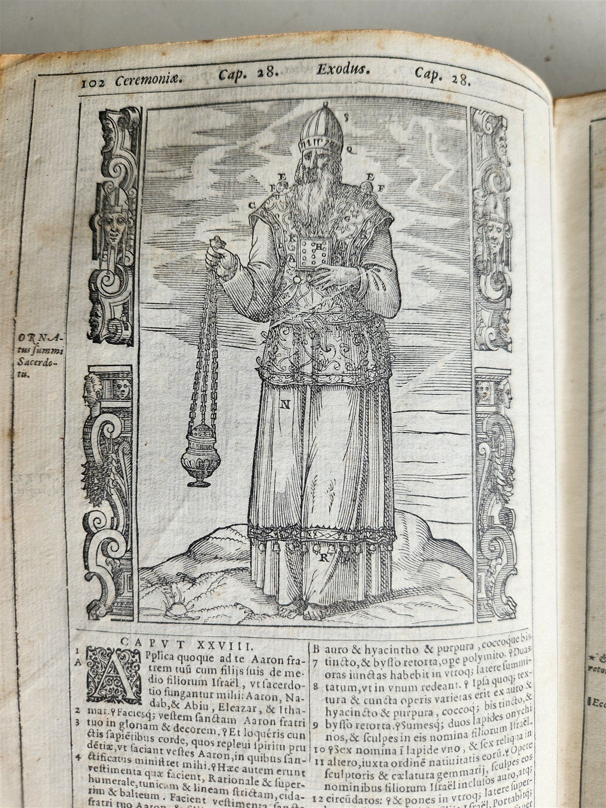 1574 BIBLE in LATIN FULLY ILLUSTRATED w/ NUMEROUS WOODCUTS antique VELLUM BOUND