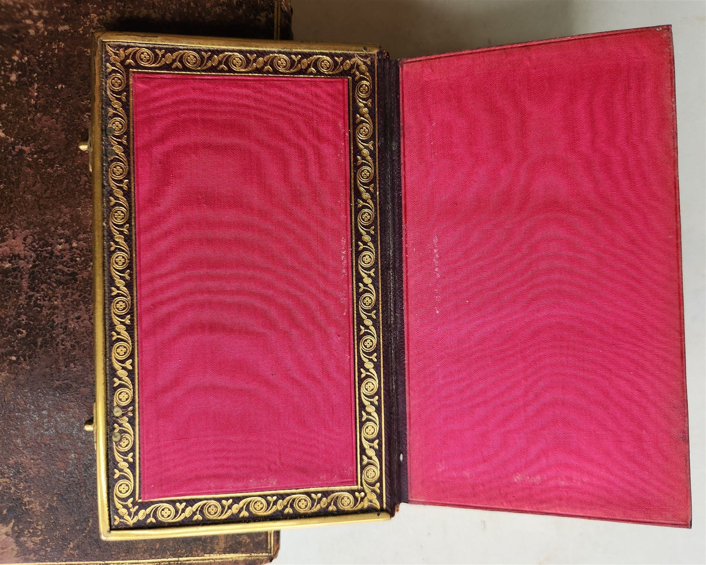 1840 FORE EDGE PAINTING BOOK OF COMMON PRAYER in ENGLISH antique w/ BRASS EDGES