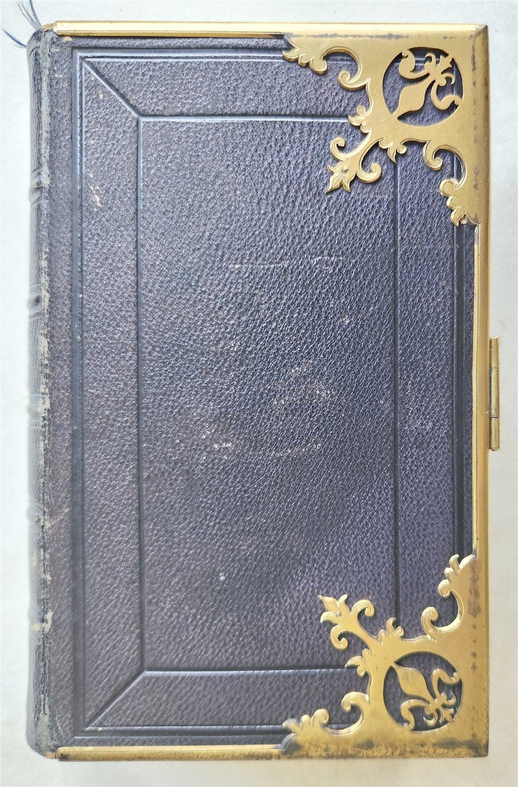 1880s BOOK OF COMMON PRAYER in ENGLISH antique FINE BINDING DECORATED with BRASS
