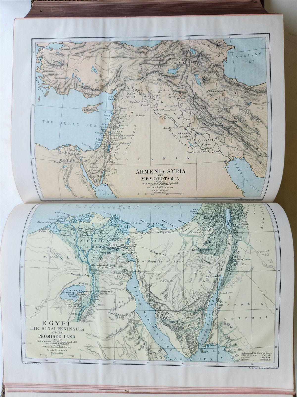 1914 BIBLE in ENGLISH OLD and NEW TESTAMENTS antique FOLIO illustrated w/ MAPS