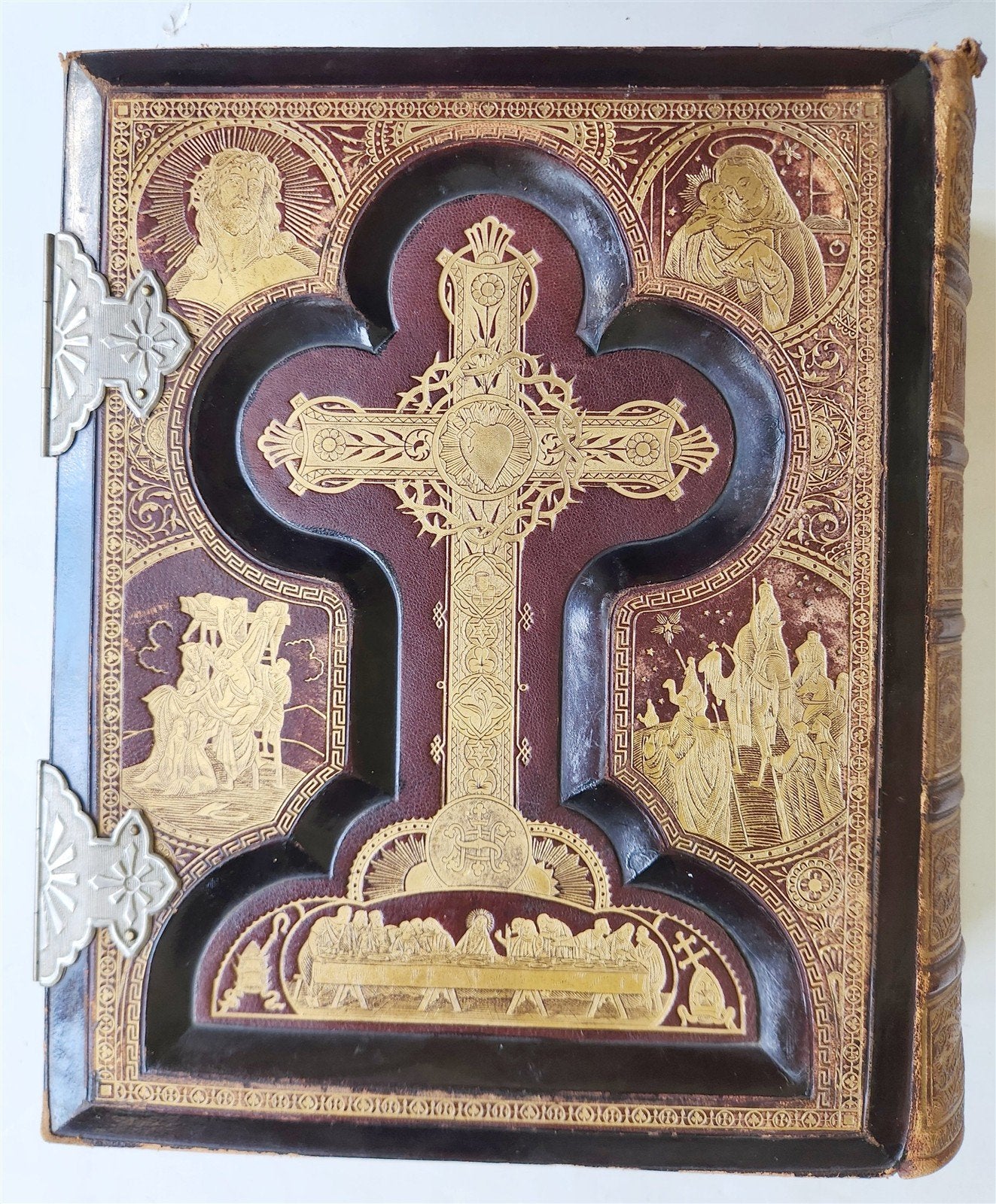 1882 BIBLE in ENGLISH ANTIQUE VICTORIAN MASSIVE FOLIO GUSTAVE DORE ILLUSTRATED