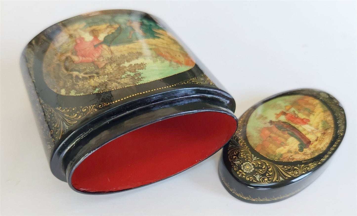 RUSSIAN MSTERA SCHOOL HIGH QUALITY LACQUER BOX Priest & his Workman Balda