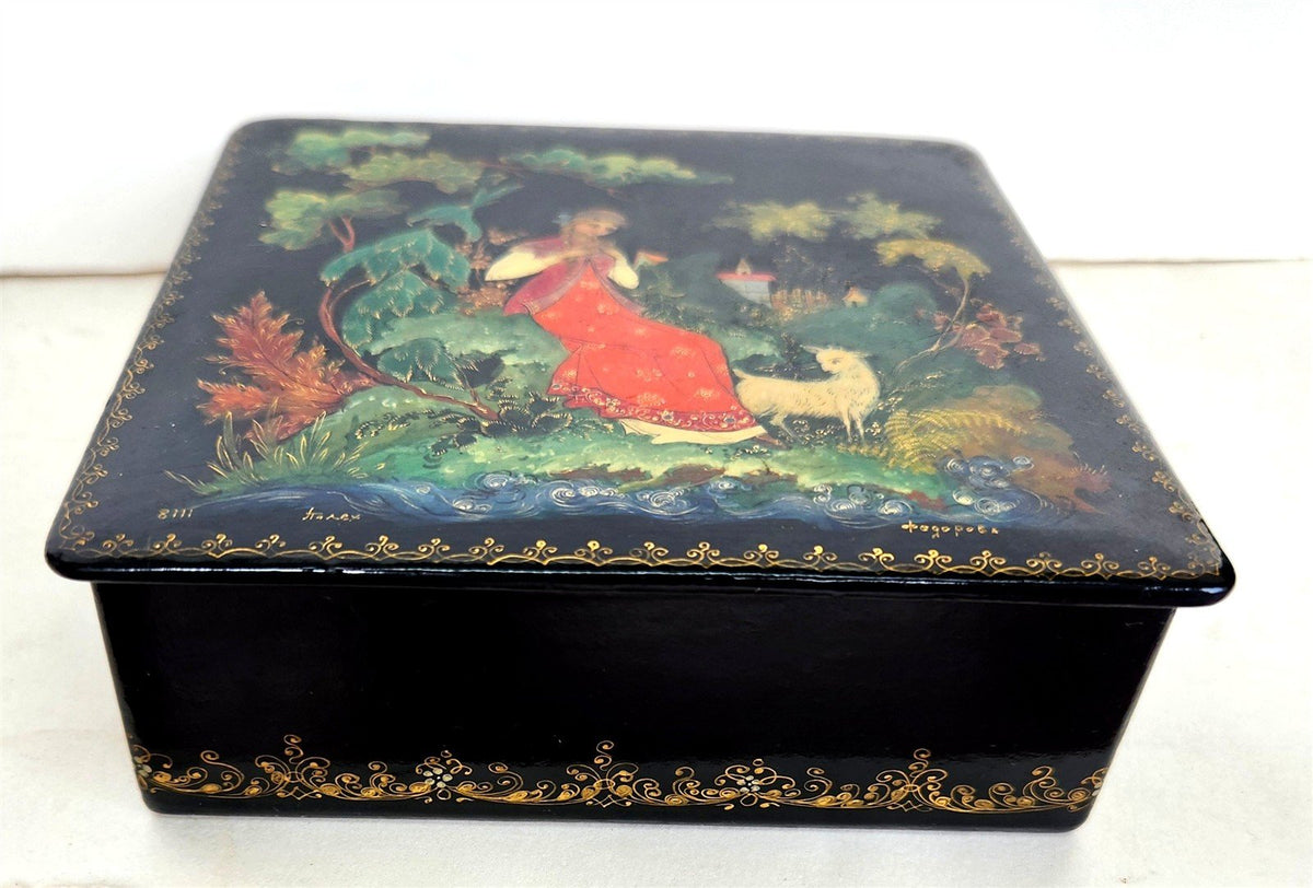 RUSSIAN PALEKH SCHOOL 1970s LACQUER BOX vintage - Alenushka