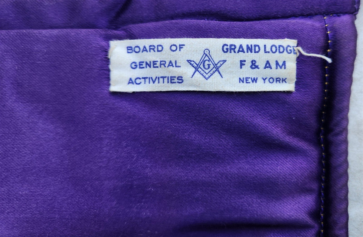 1951 VINTAGE MASONIC PRESENTATION APRON Embroidery over silk