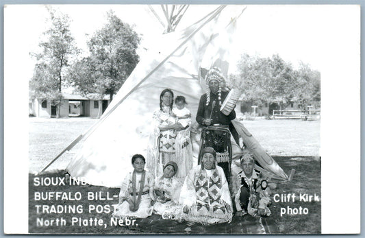 SIOUX INDIAN BUFFALO BILL TRADING POST N.PLATTE VINTAGE REAL PHOTO POSTCARD RPPC