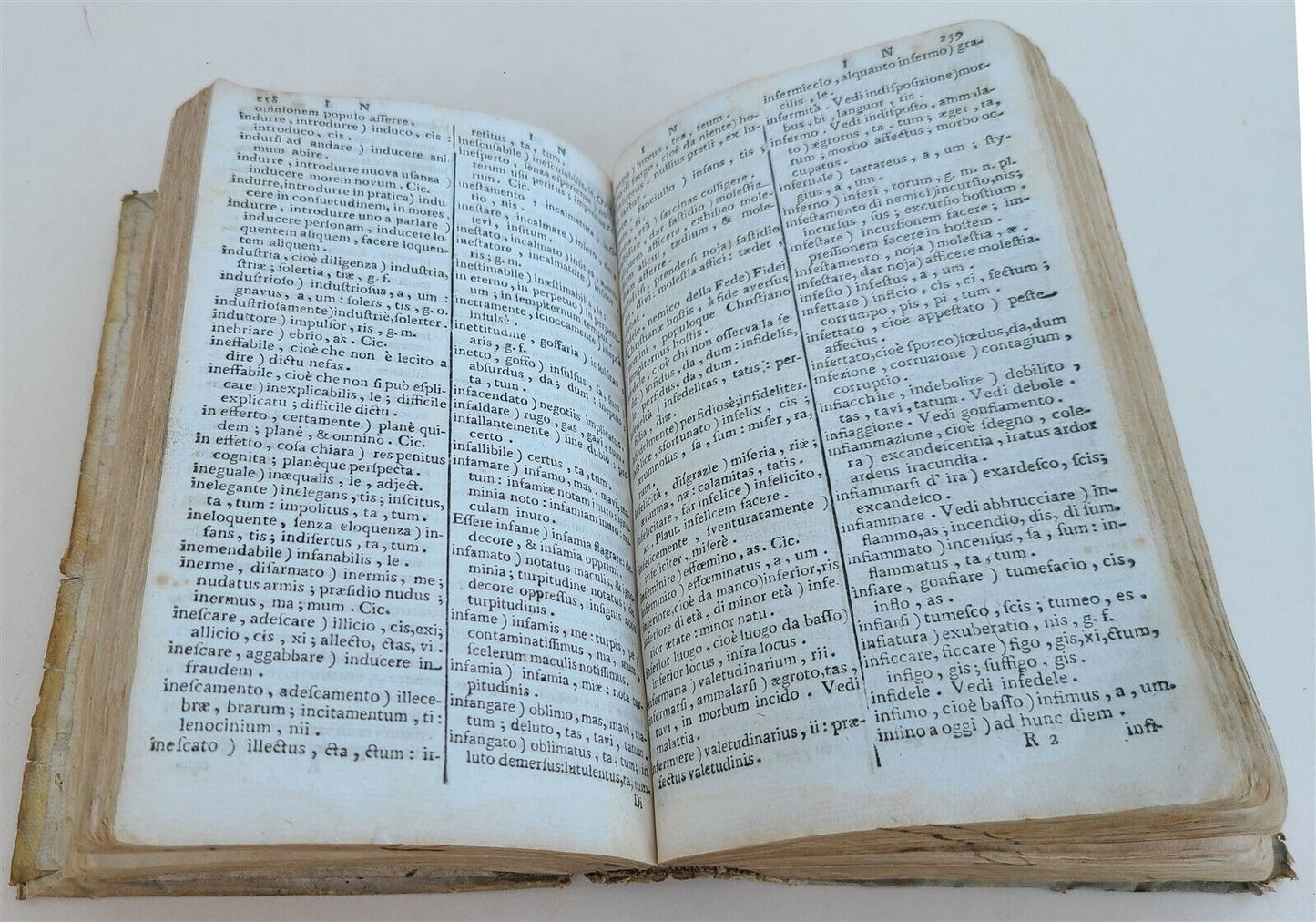 1736 ITALIAN DICTIONARY antique Nuovo Dizionario della lingua volgare, e latina