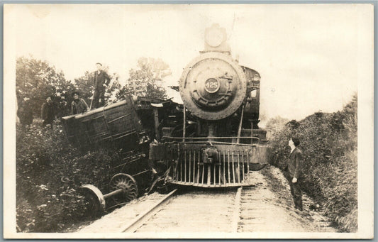 RAILROAD TRAIN WRECK ANTIQUE REAL PHOTO POSTCARD RPPC