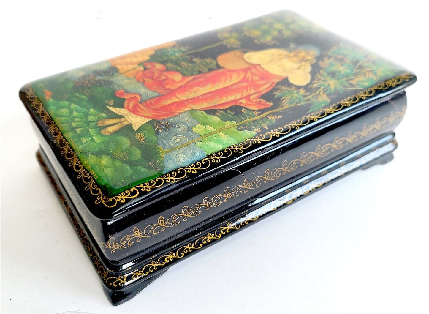 RUSSIAN Palekh style LACQUER BOX HAND PAINTED VINTAGE made in Cherkasy Ukraine