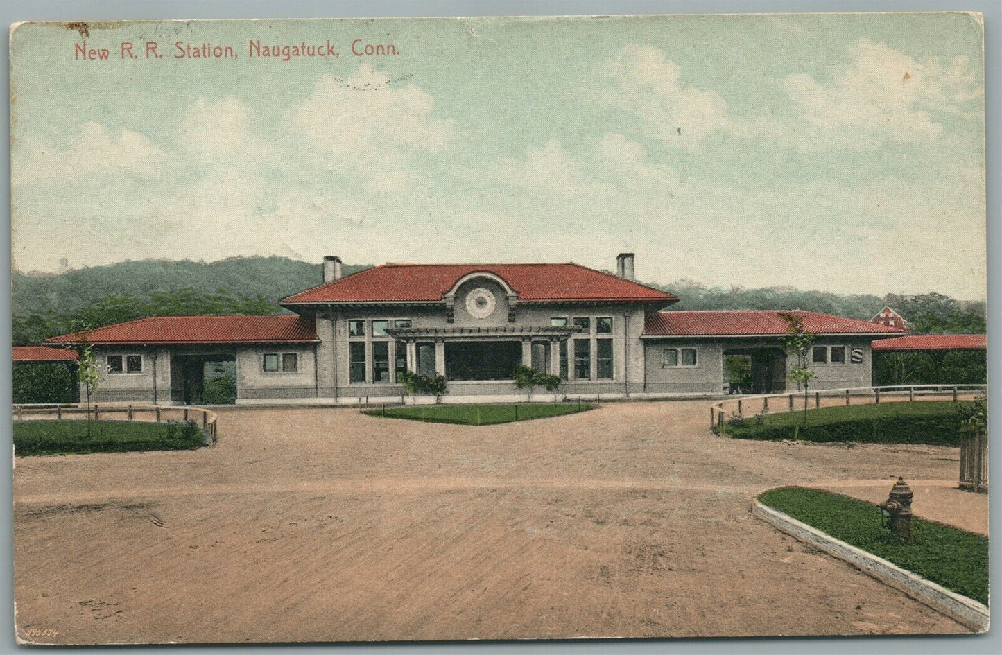 NAUGATUCK CT RAILROAD STATION RAILWAY TRAIN DEPOT ANTIQUE POSTCARD