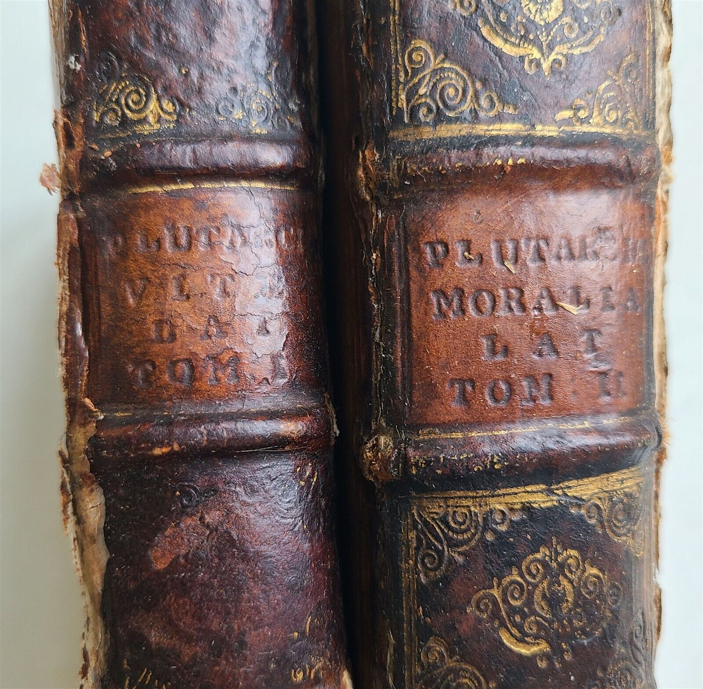 1572 PLUTARCH PARALLEL LIVES 2 volumes PLUTARCHI CHAERONENSIS PARALLELA antique