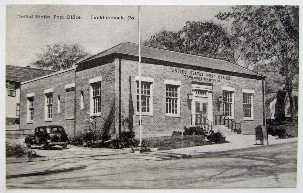 TUNKHANNOCK PA POST OFFICE VINTAGE POSTCARD