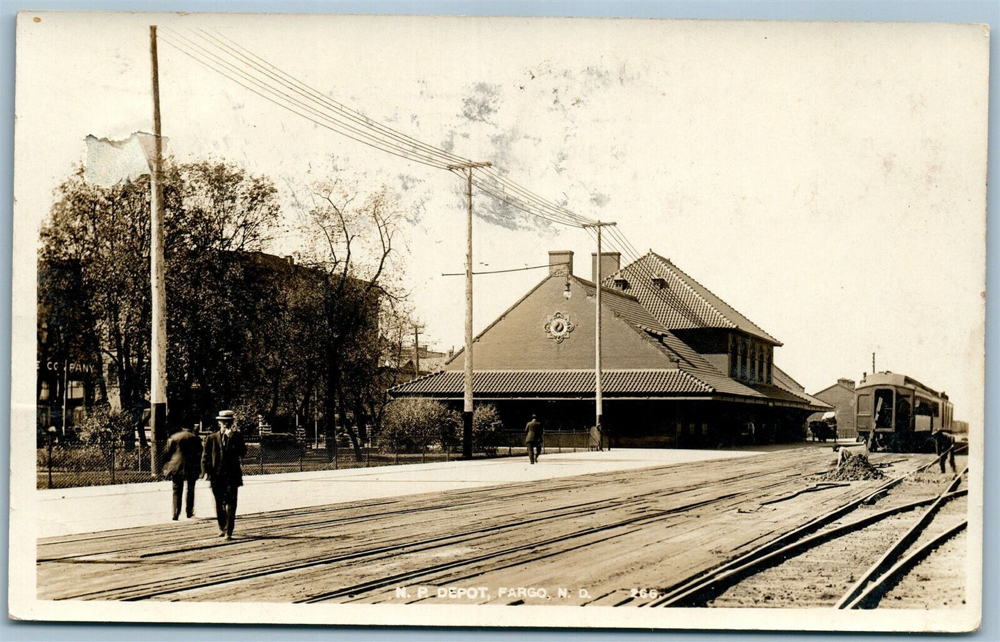 FARGO N.DAKOTA RAILROAD STATION RAILWAY DEPOT ANTIQUE REAL PHOTO POSTCARD RPPC