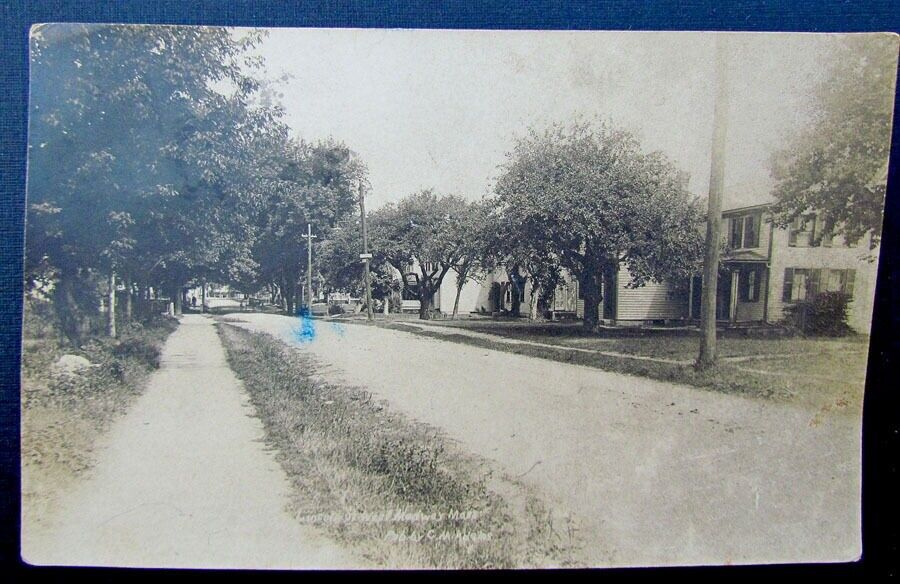 MEDWAY MA RPPC VINTAGE REAL PHOTO POSTCARD STREET SCENE