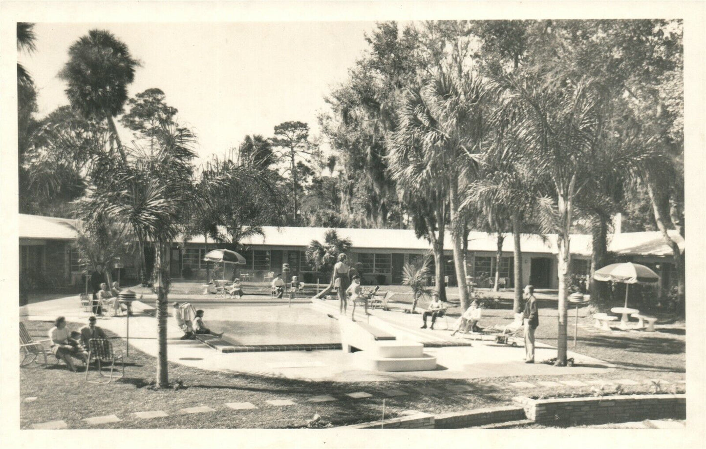 DAYTONA BEACH FL SUN-N-SAND HOTEL COURT VINTAGE REAL PHOTO POSTCARD RPPC