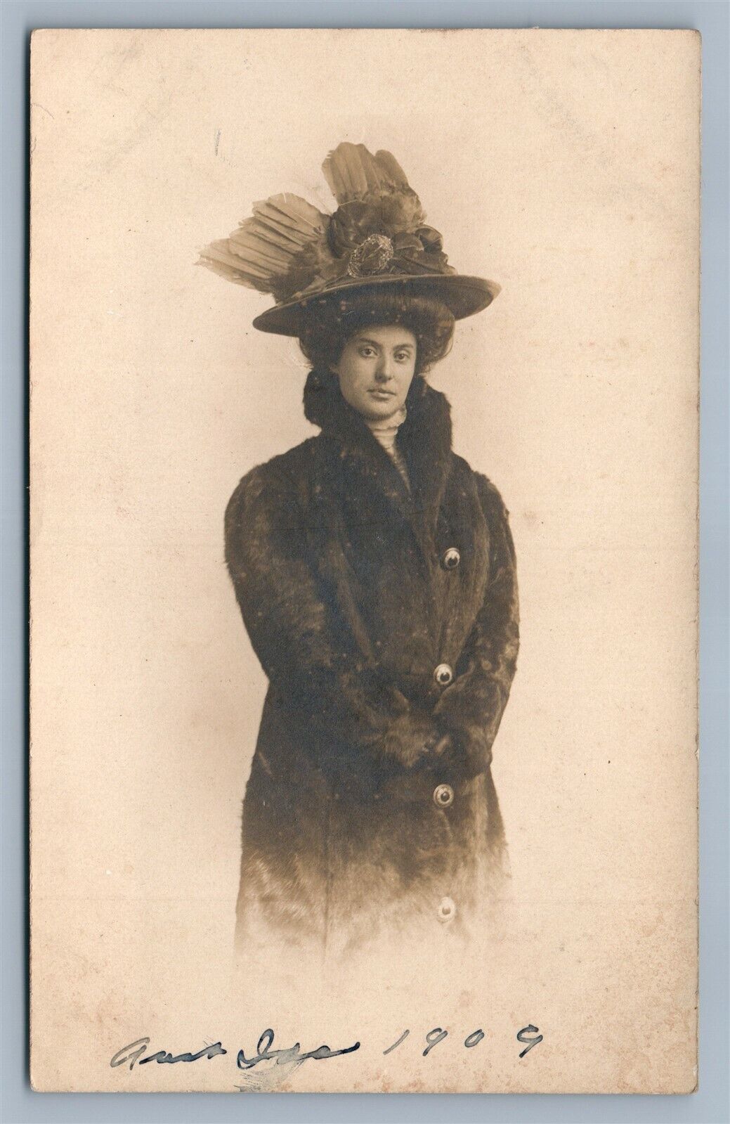 LADY in FASHION HAT ANTIQUE REAL PHOTO POSTCARD RPPC