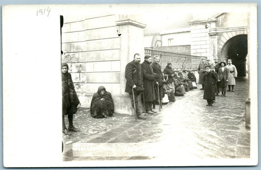 DISABLE BEGGAR RED CROSS SOLDIERS GERMAN WWI ANTIQUE REAL PHOTO POSTCARD RPPC