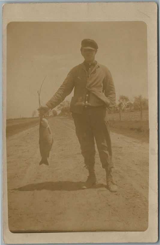 FISHERMAN ANTIQUE REAL PHOTO POSTCARD RPPC