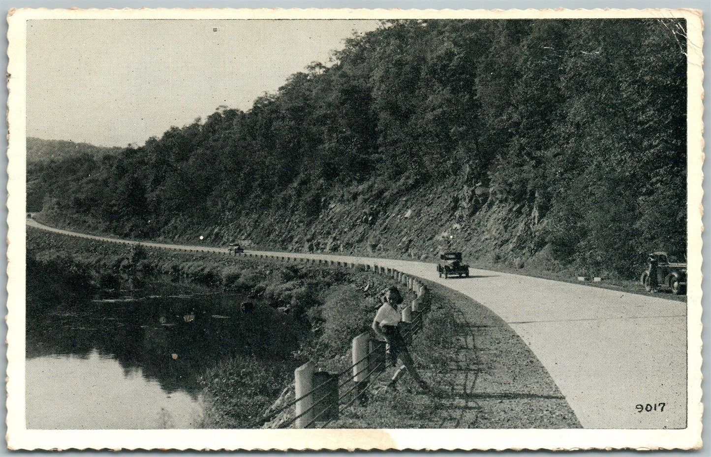 PENNSYLVANIA HIGHWAY BETWEEN HUNTINGDON & TYRONE 1939 VINTAGE POSTCARD