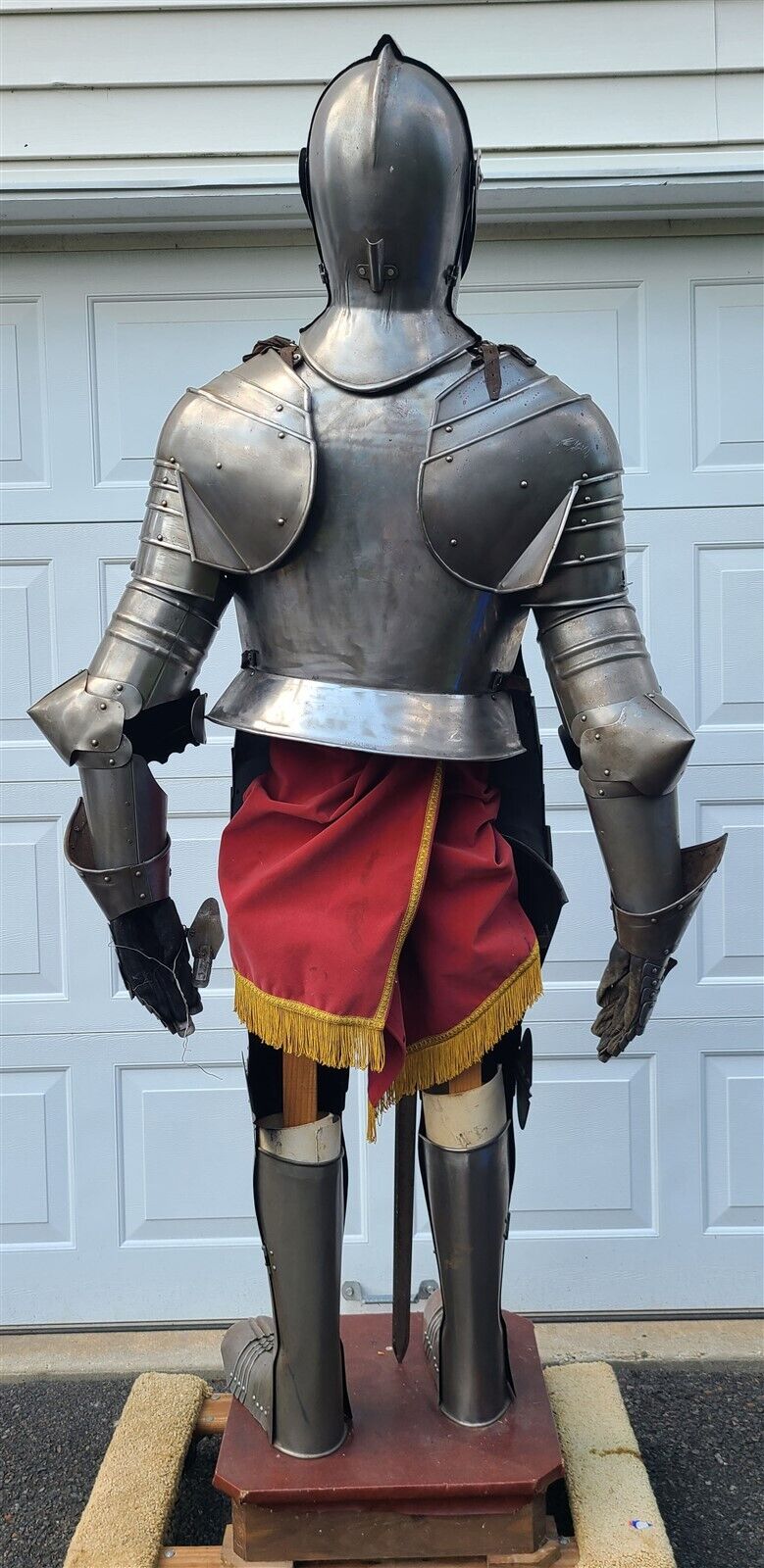 MEDIEVAL KNIGHT SUIT OF ARMOR REPLICA vintage