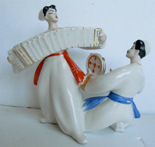 RUSSIAN 1960s PORCELAIN FIGURE DANCING COUPLE vintage