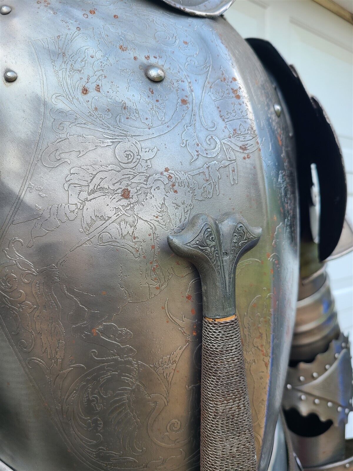 MEDIEVAL KNIGHT SUIT OF ARMOR REPLICA vintage