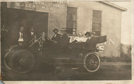 ANTIQUE CAR AT SERVICE GARAGE VINTAGE REAL PHOTO POSTCARD RPPC